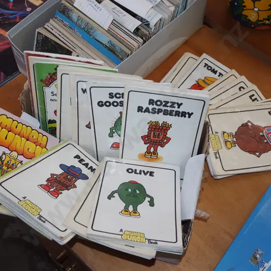 box; Munch Bunch books