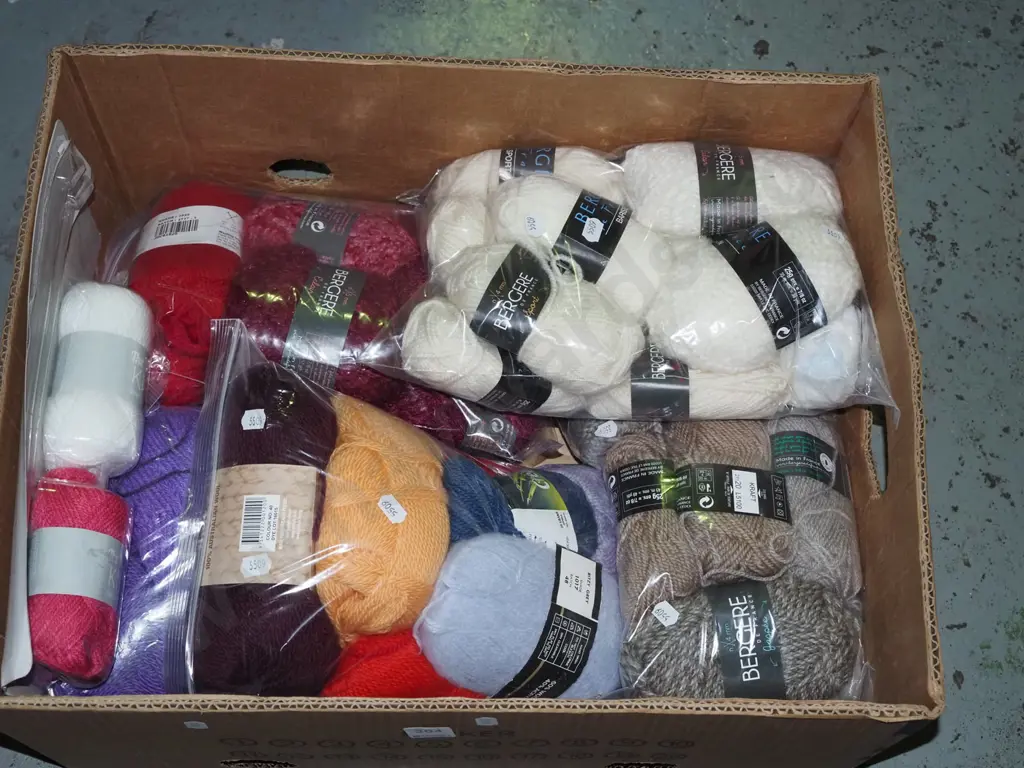 box of knitting yarn Image 1++