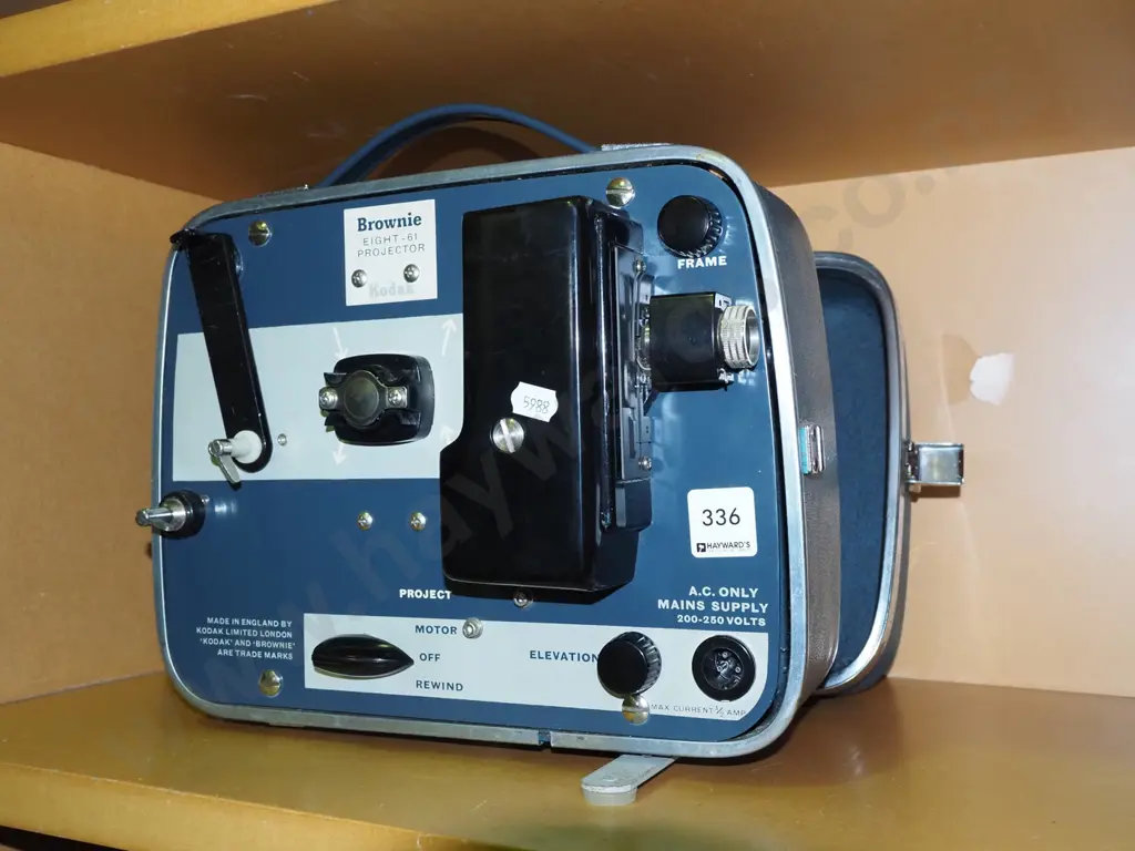 Kodak Brownie film projector Image 1++