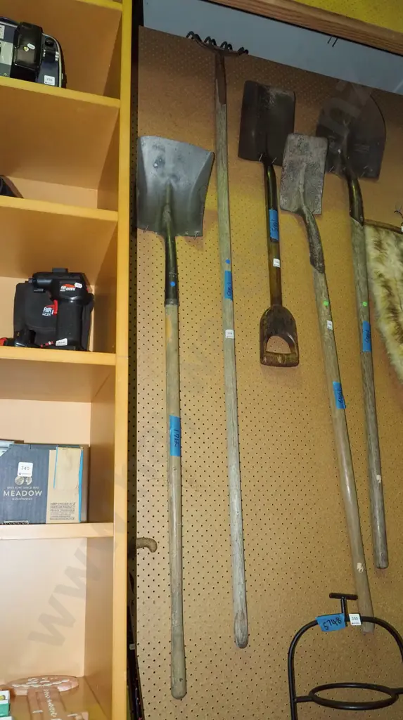 muck rake, long handled wide mouth shovel Image 1++