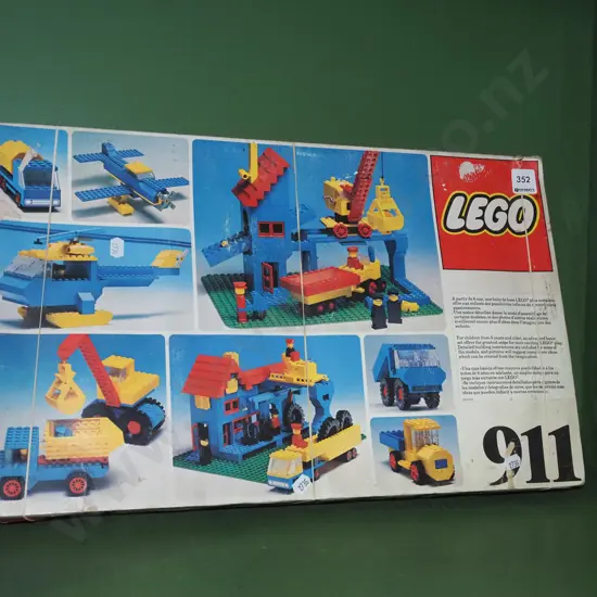 1970s Lego kit - may be incomplete
