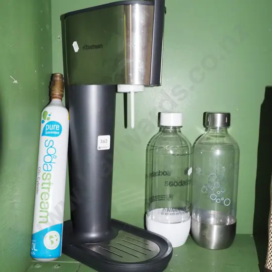 Soad Stream machine, gas bottle, 2x soda bottles