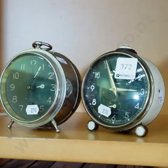 2x bedside alarm clocks