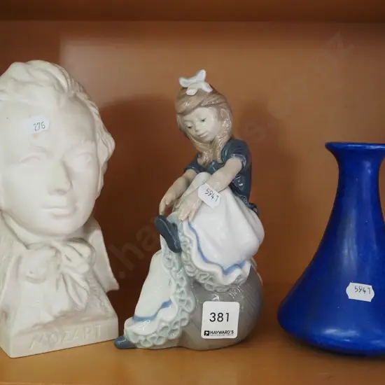Mozart bust, Tunstall vase, Nao figurine  Mozart H200