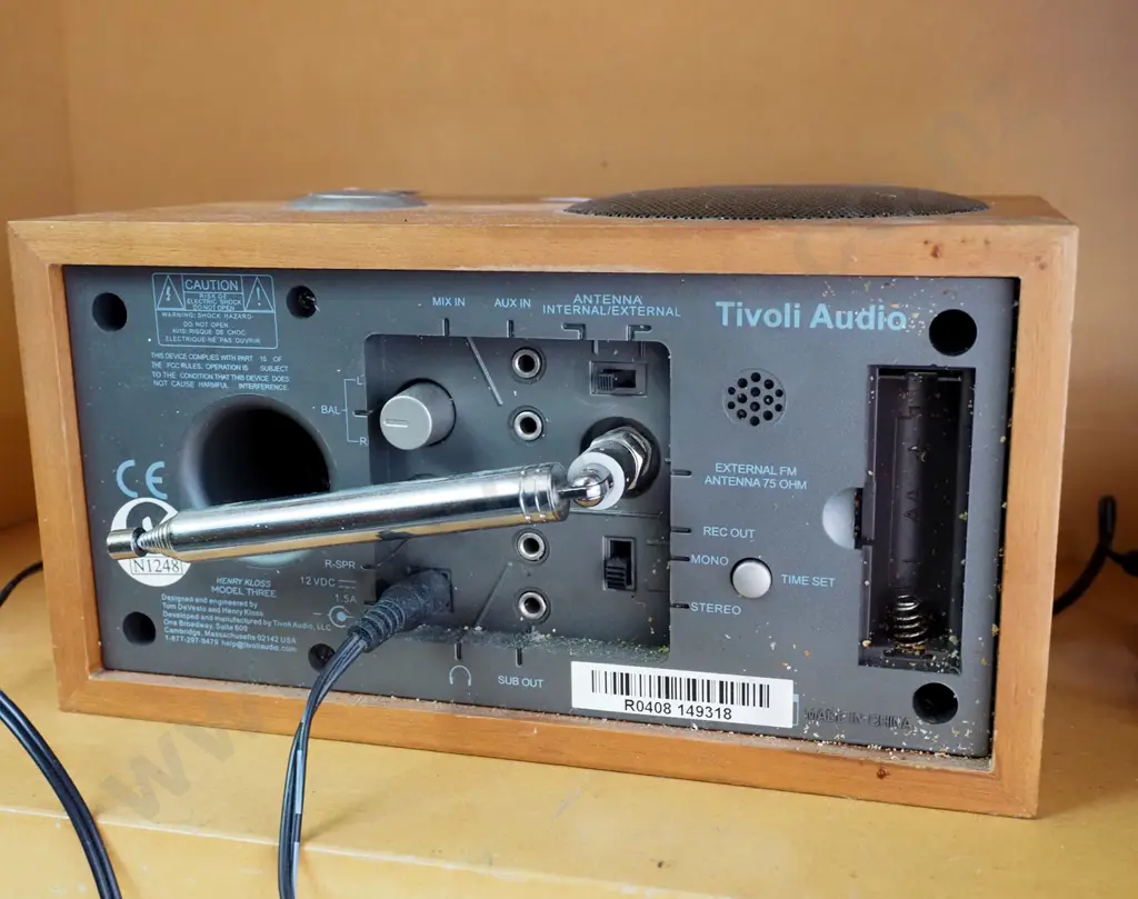 Tivoli mantle radio - corrosion to battery compartment Image 1++