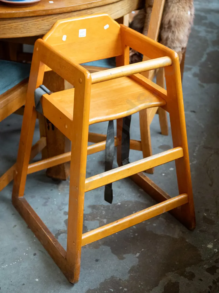 high chair Image 1++