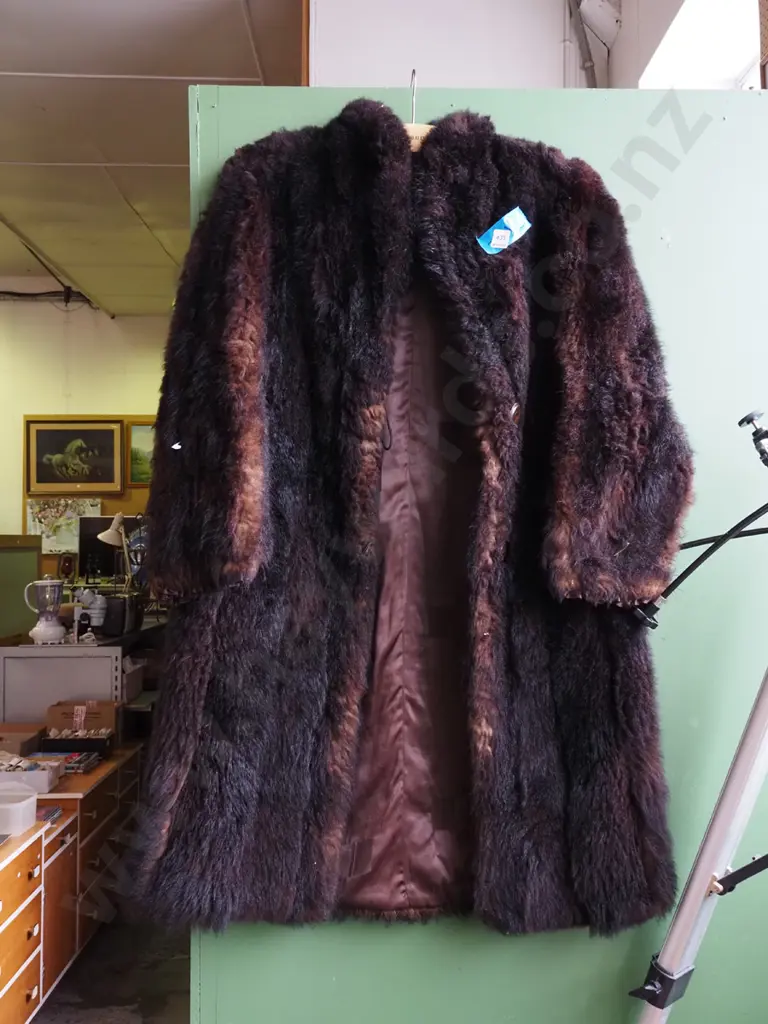 large fur coat Image 1++