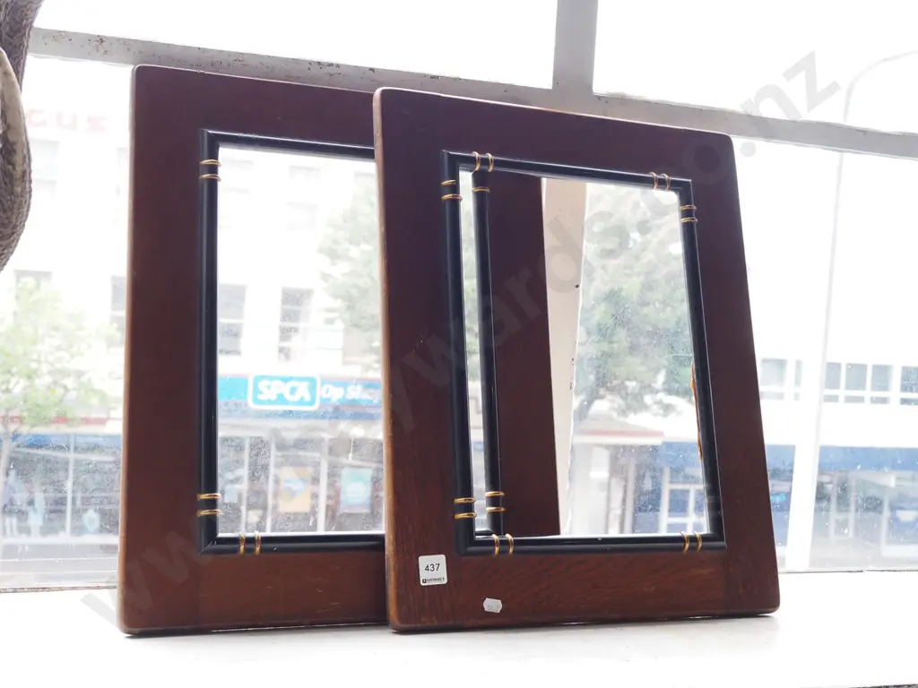 2x oak picture frames Image 1++