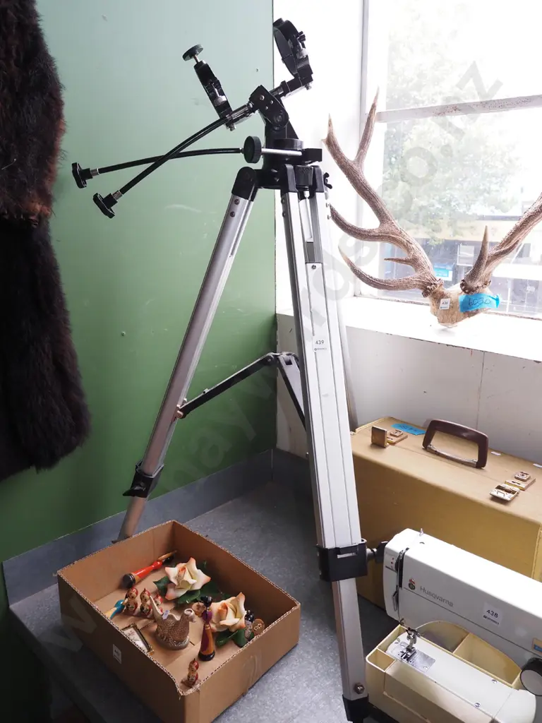 tripod for astronomical telescope  Image 1++