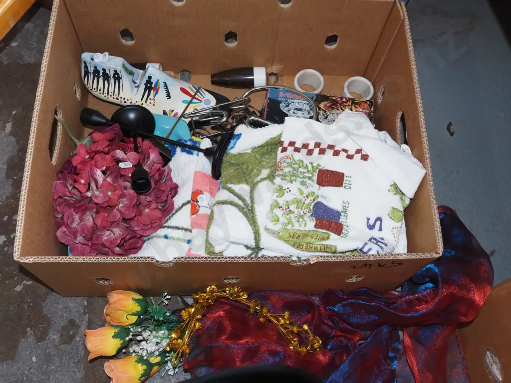 box; tea towels, faux flowers, candlesticks etc Image 1++