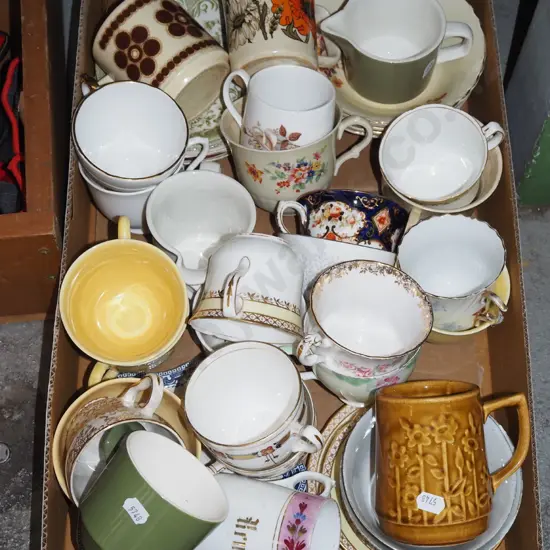 box; cups, saucers, bowls