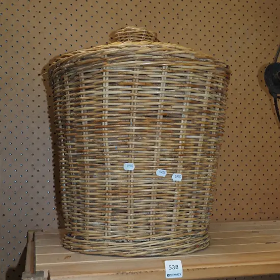 lidded cane laundry hamper H330