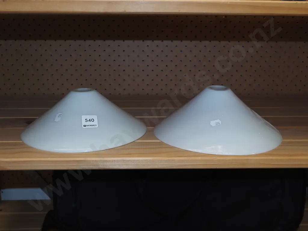 2x glass light shades Image 1++