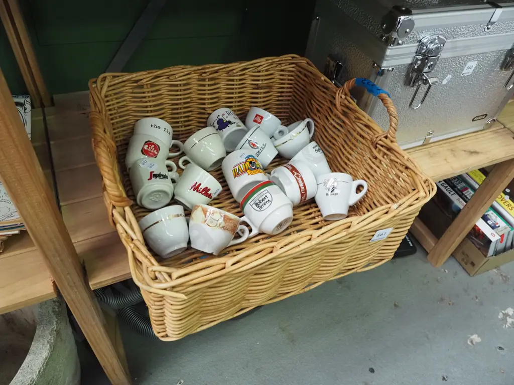 cane basket, espresso coffee cups Image 1++
