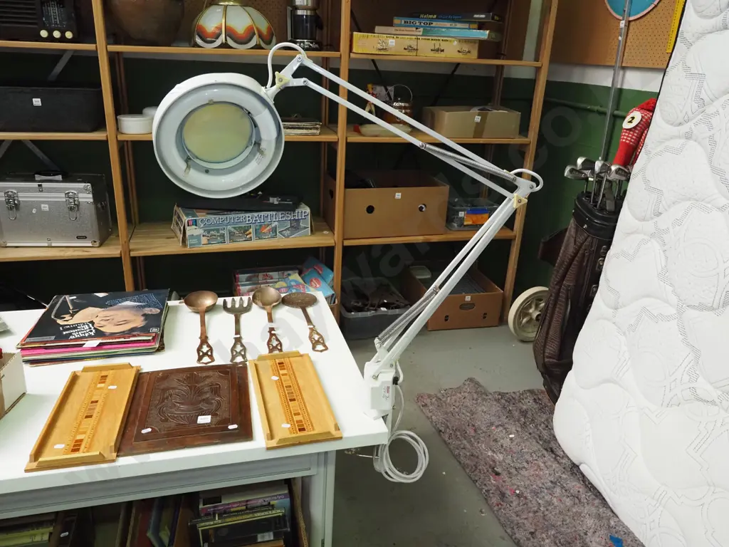 anglepoise illuminated magnifying glass Image 1++