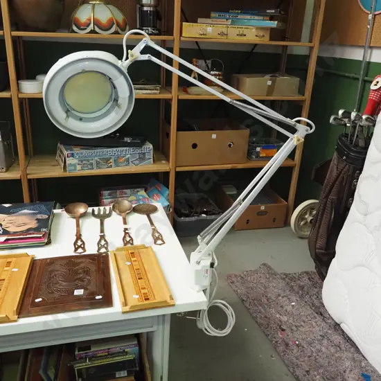 anglepoise illuminated magnifying glass