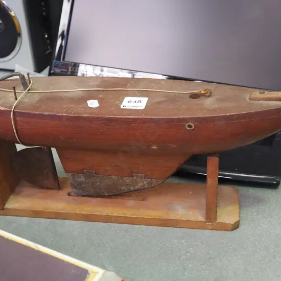 part pond yacht L385