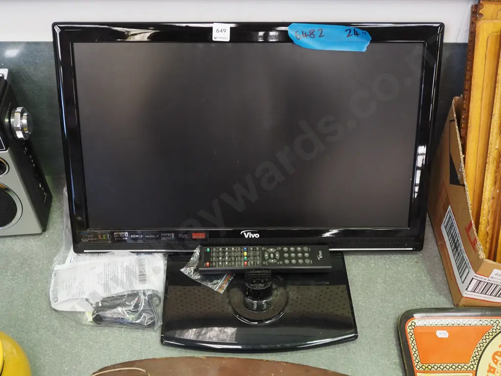 Vivo 24" TV Image 1++