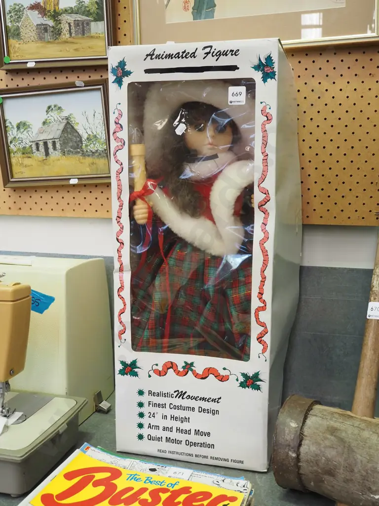 boxed animated Xmas figurine Image 1++