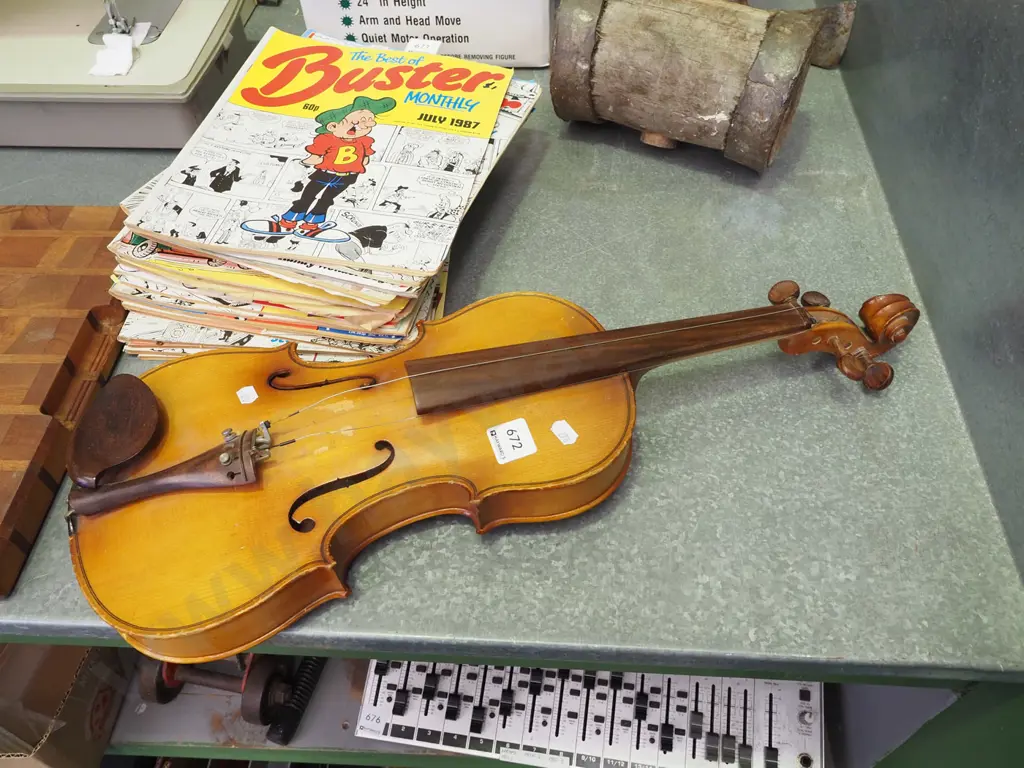 violin - missing some strings Image 1++