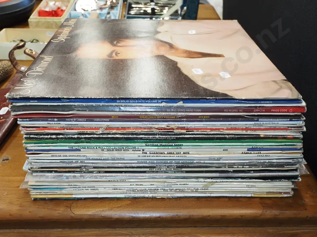 LPs; Neil Diamond, Mike Oldfield etc Image 1++