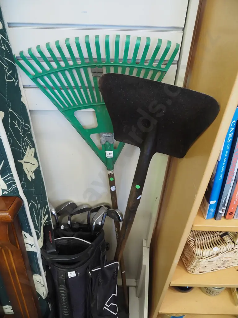 grass rake, wide mouth shovel Image 1++