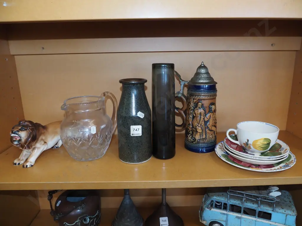 shelf; crystal jug, beer stein, vases etc Image 1++