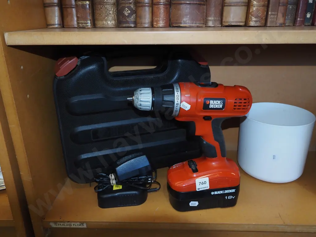 Black & Decker 18v drill Image 1++