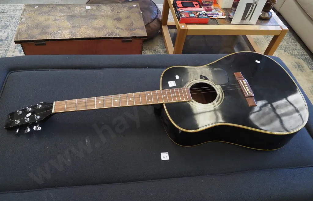 acoustic guitar - missing strings Image 1++