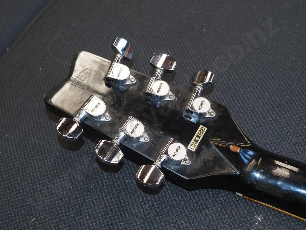 acoustic guitar - missing strings Image 1++