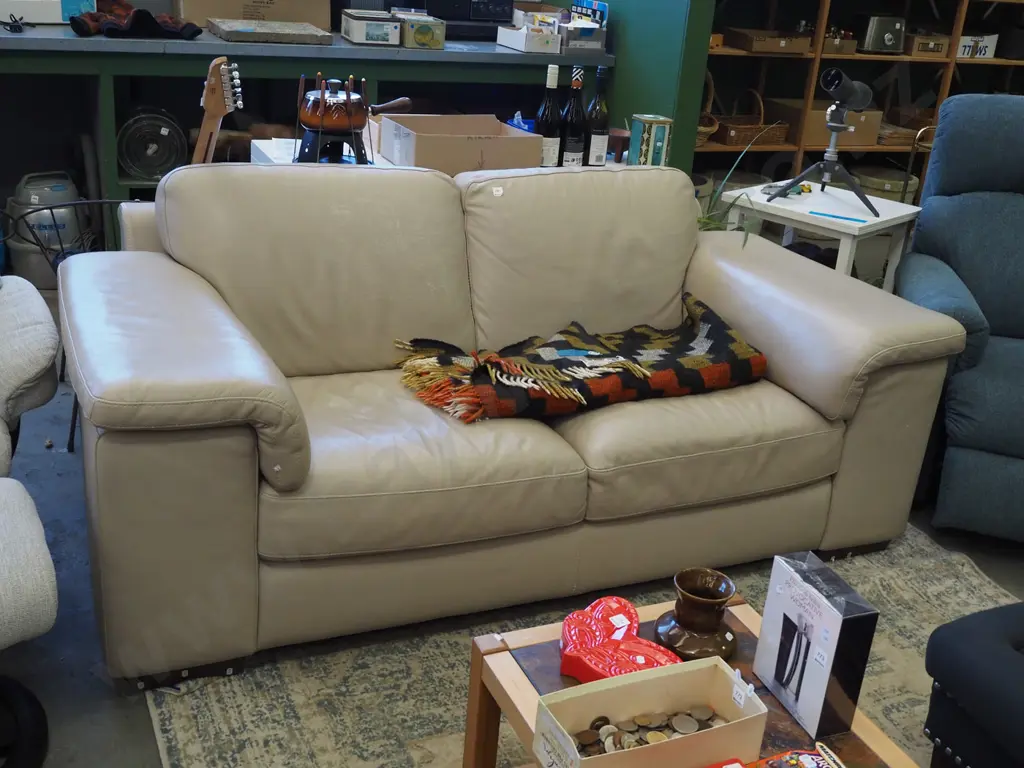 cream leather 2 seater settee - scratching to leather Image 1++