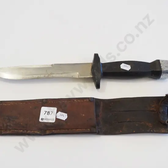 hunter's knife and sheaf