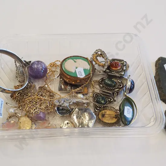 tray of costume jewellery