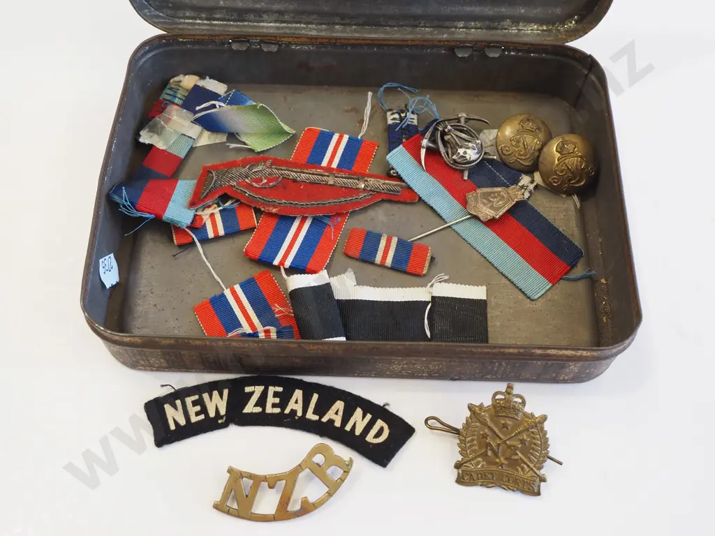 vintage tin of military badges Image 1++