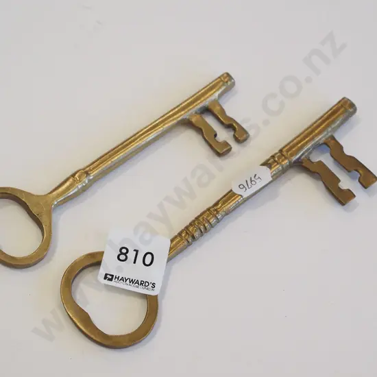 2x brass keys