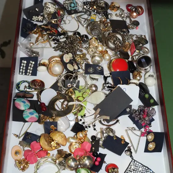 tray of costume jewellery