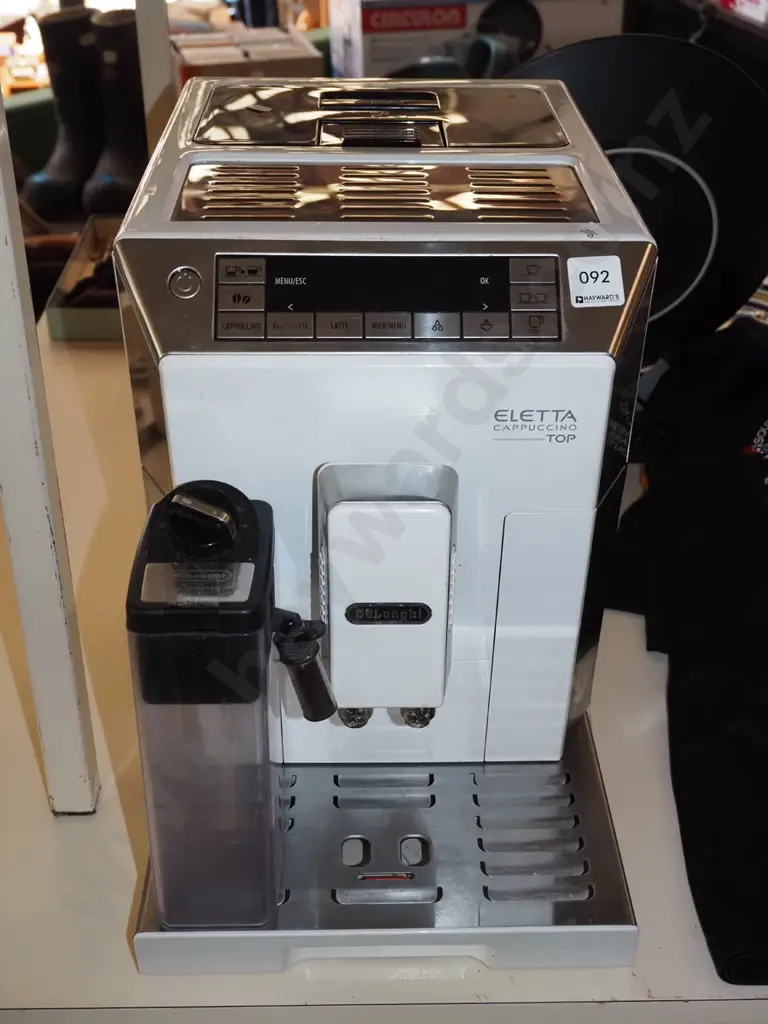 Delonghi Elttea cappuccino machine Image 1++