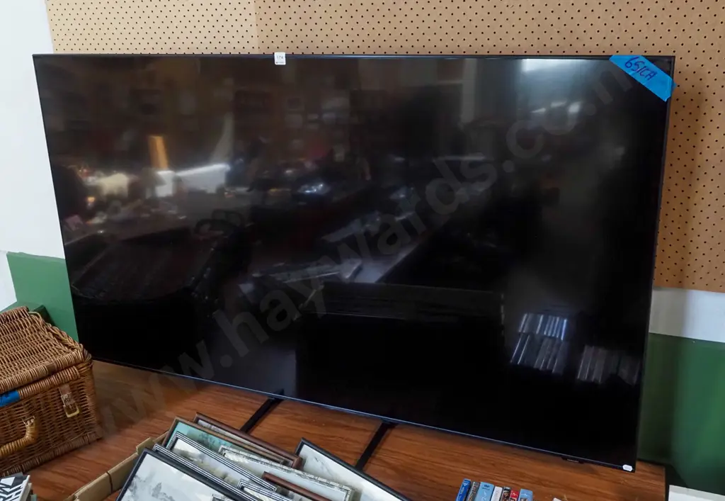 65" Samsung Smart TV Model UA65BU8500S Image 1++