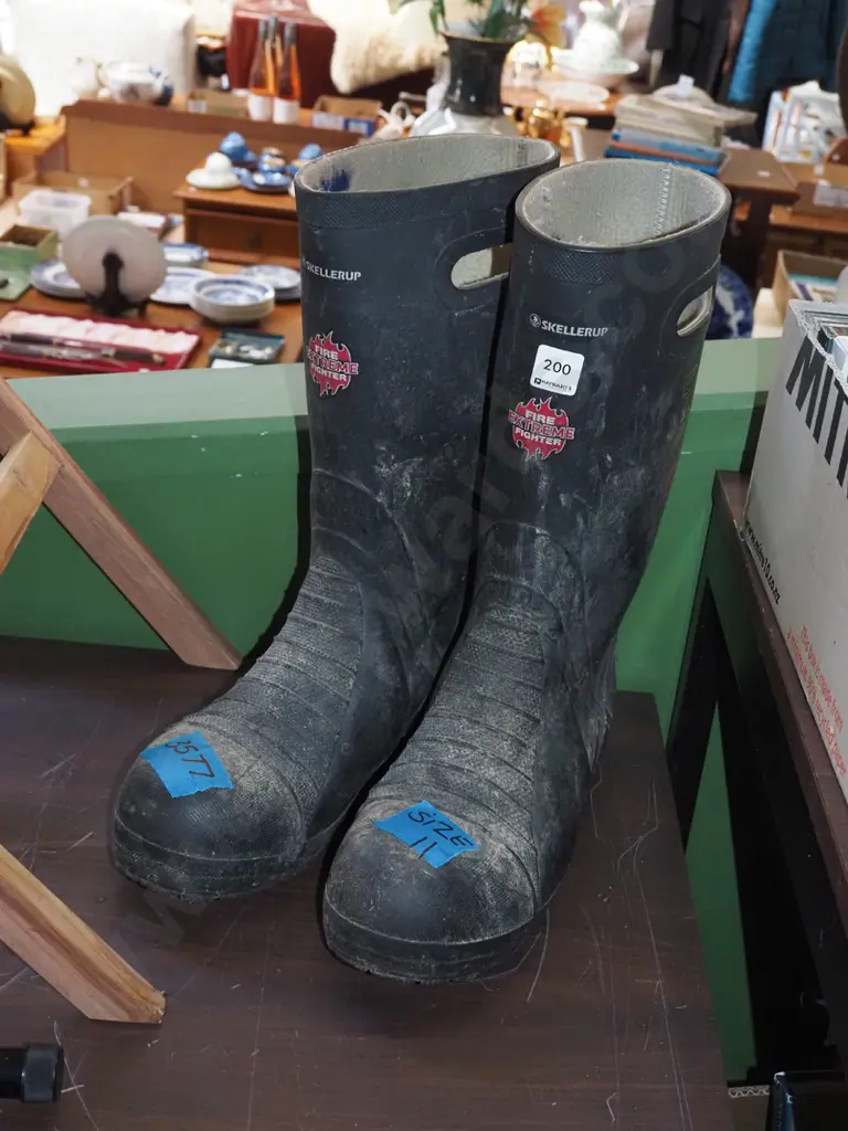 size 11 Firefighter Extreme gumboots Image 1++