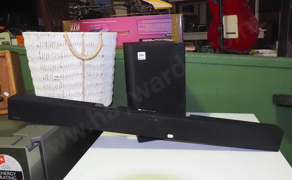 Samsung sound bar and subwoofer speaker unit - no cords or remote Image 1++