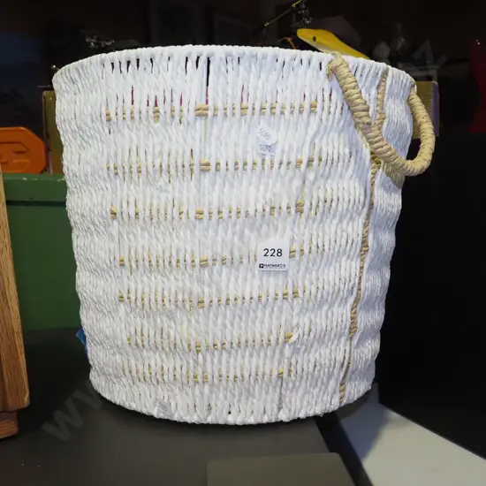 double handled basket H300