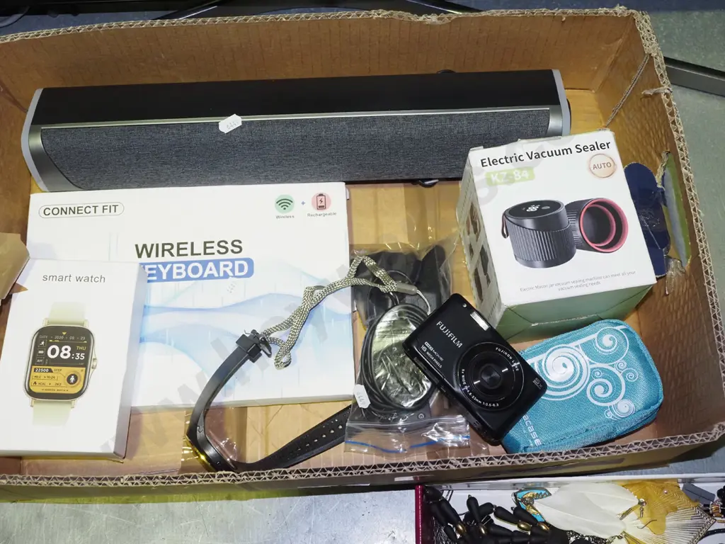 box; electrical items, vacuum sealer, wireless keyboard, speaker etc Image 1++