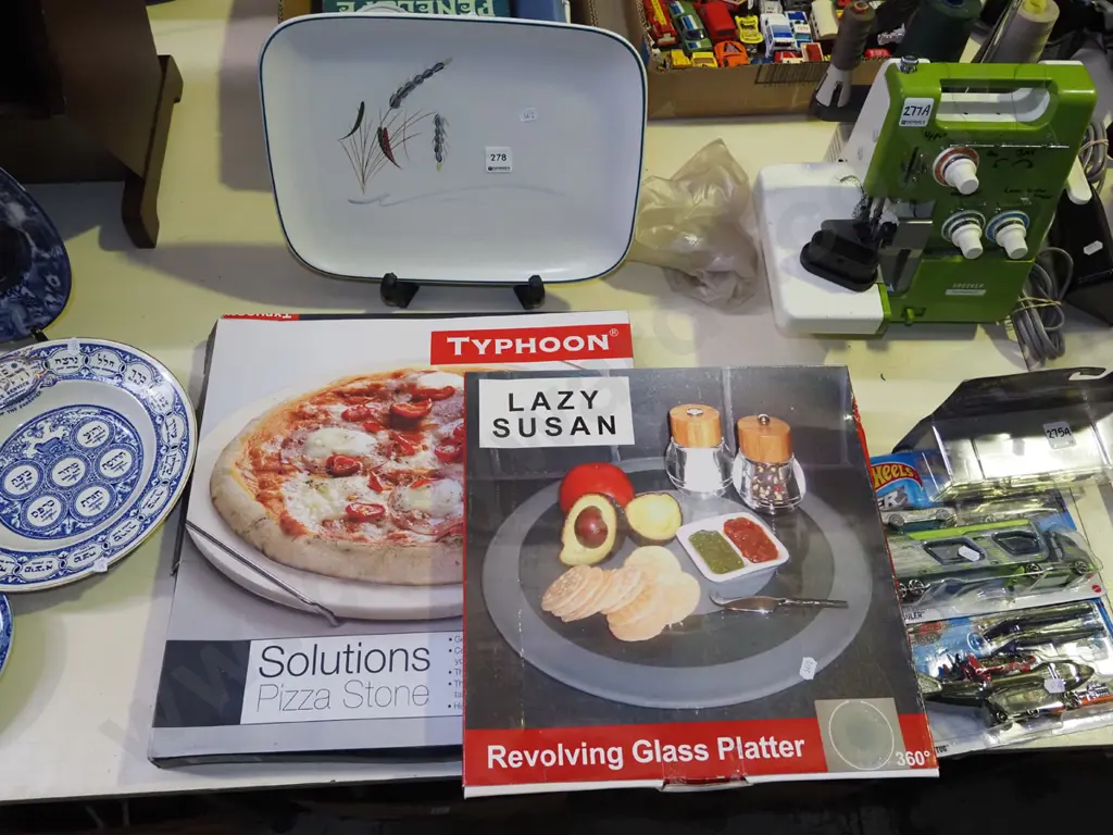 Denby green wheat plate, lazy susan, pizza stone Image 1++