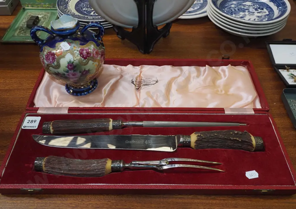 horn handled carving set, small ewer vase with repair Image 1++