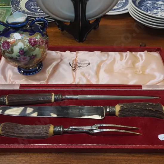 horn handled carving set, small ewer vase with repair