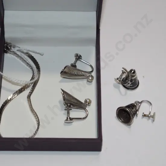 sterling silver bracelet, 2 x pairs of sterling silver clip on earrings