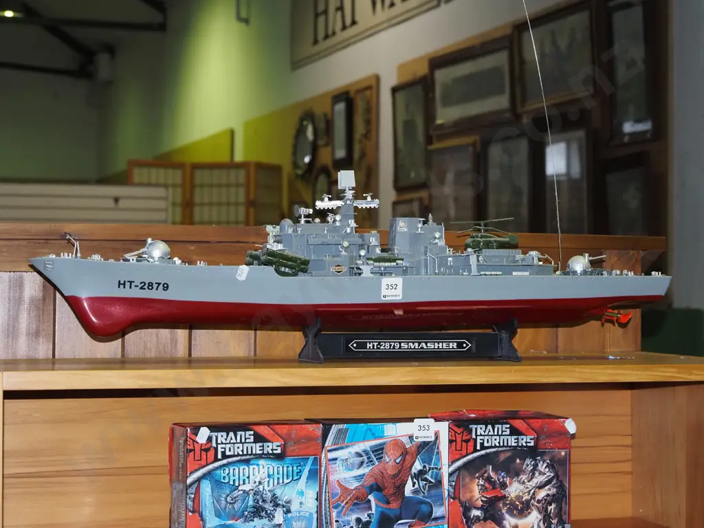 plastic model of an icebreaker ship L-760 Image 1++