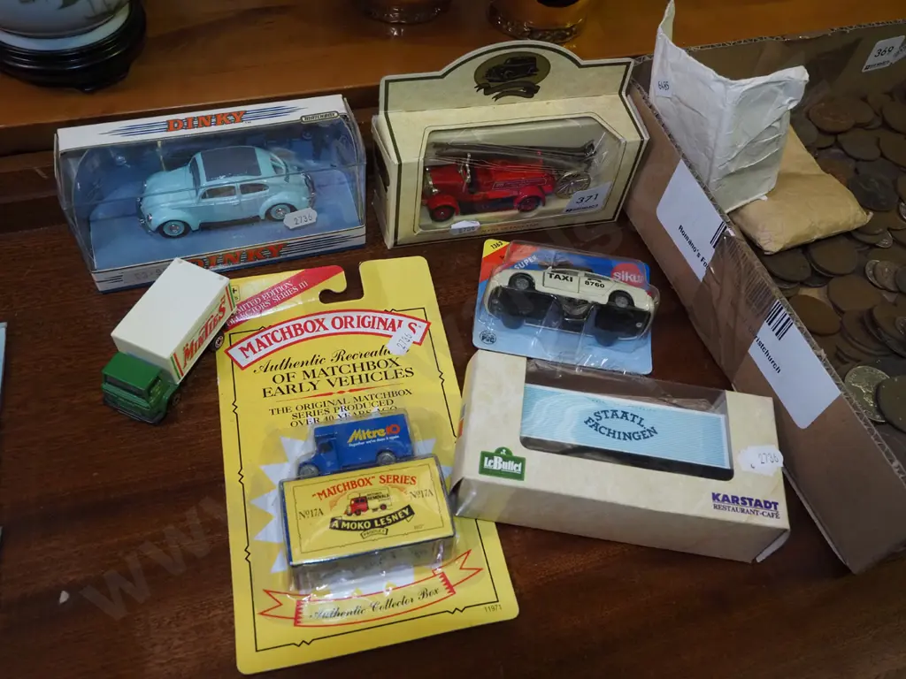 4 carded and one loose model vehicles Image 1++
