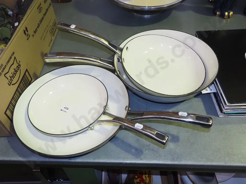 4x graduated heavy enamel frying pans Image 1++