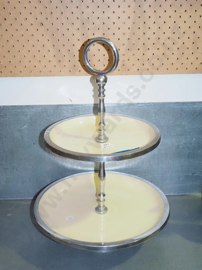 2 tier alloy cake stand Image 1++